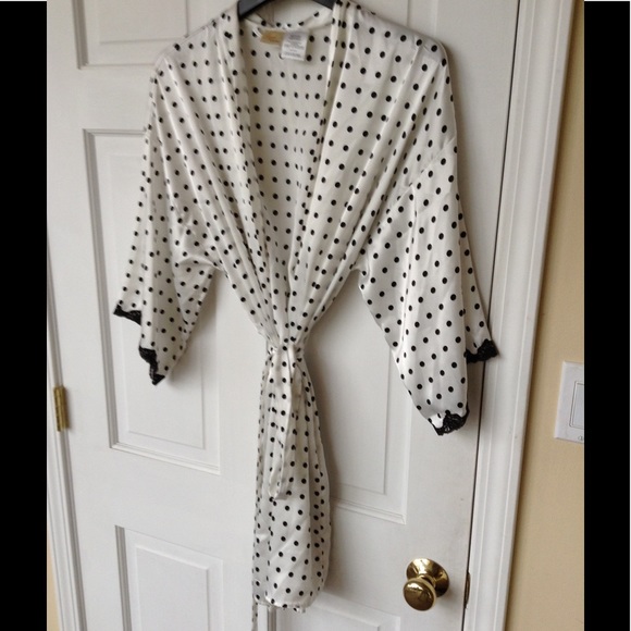 Sophia Polka dot Robe - Picture 2 of 6